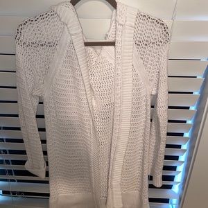 Cute & light gap white cardigan